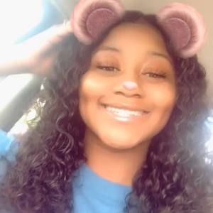 Meet your Posher, Shamia